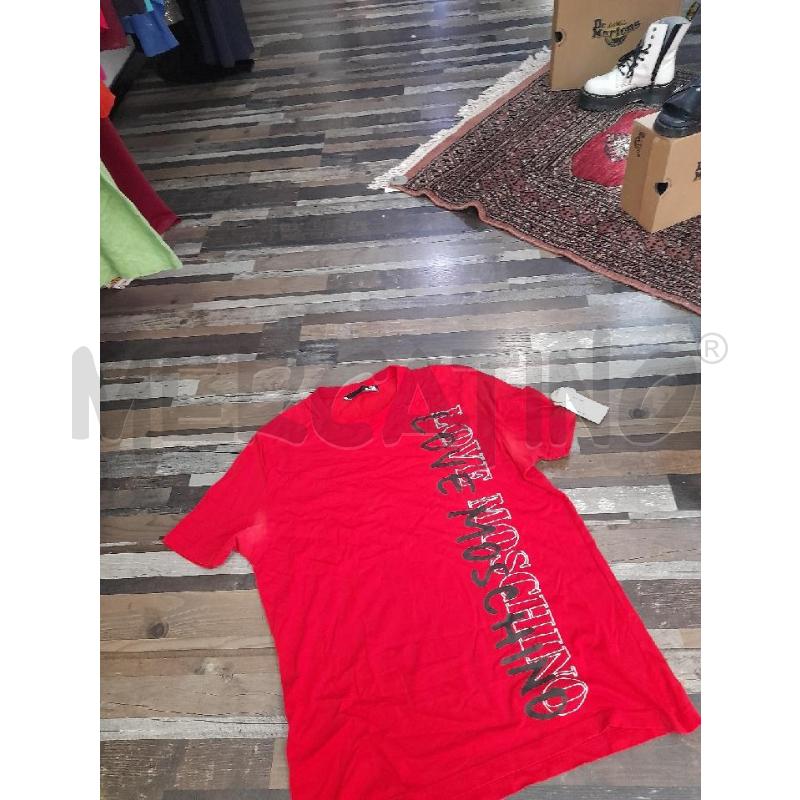 MAGLIA UOMO LOVE MOSCHINO ROSSO SCRITTA NERA  | Mercatino dell'Usato Montesilvano 2