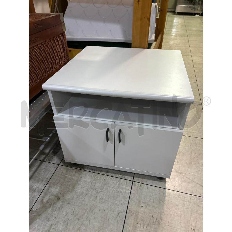 MOBILETTO BASSO RUOTE PORTA TV | Mercatino dell'Usato Montesilvano 1