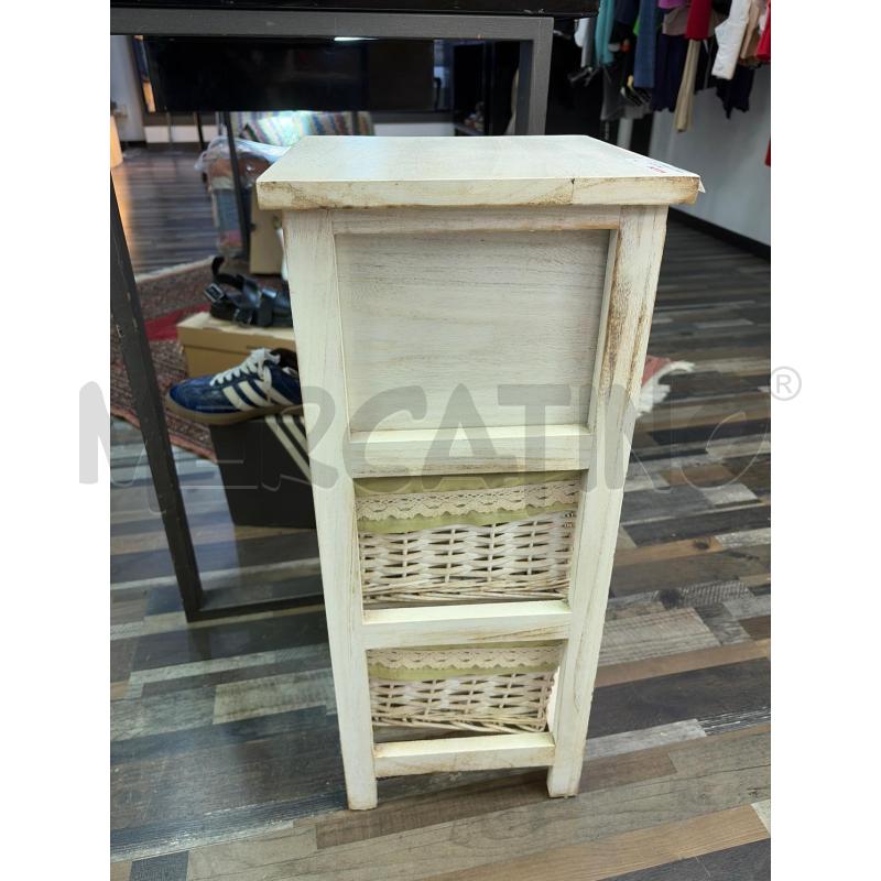 MOBILETTO BIANCO 3 CASSETTI SHABBY | Mercatino dell'Usato Montesilvano 4