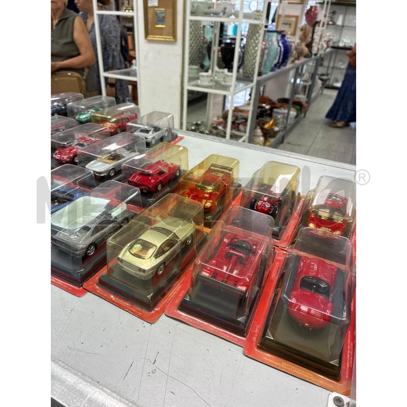 MODELLINO AUTO FERRARI VARIO | Mercatino dell'Usato Montesilvano 4