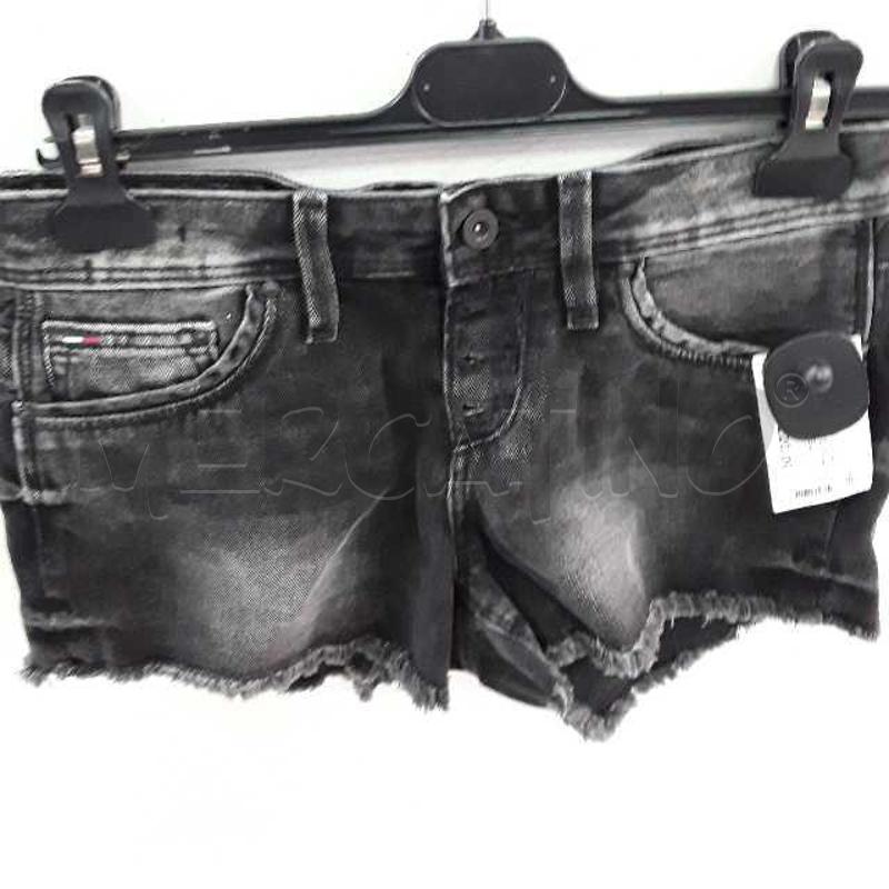 PANTALONCINO DONNA HILFIGER NERO JEANS DIETRO EFFETTO TASCHE | Mercatino dell'Usato Montesilvano 2