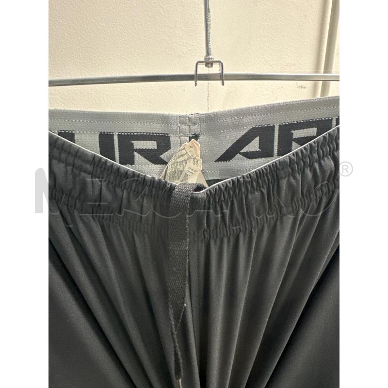 PANTALONCINO UOMO UNDER ARMOR GRIGIO NERO | Mercatino dell'Usato Montesilvano 3
