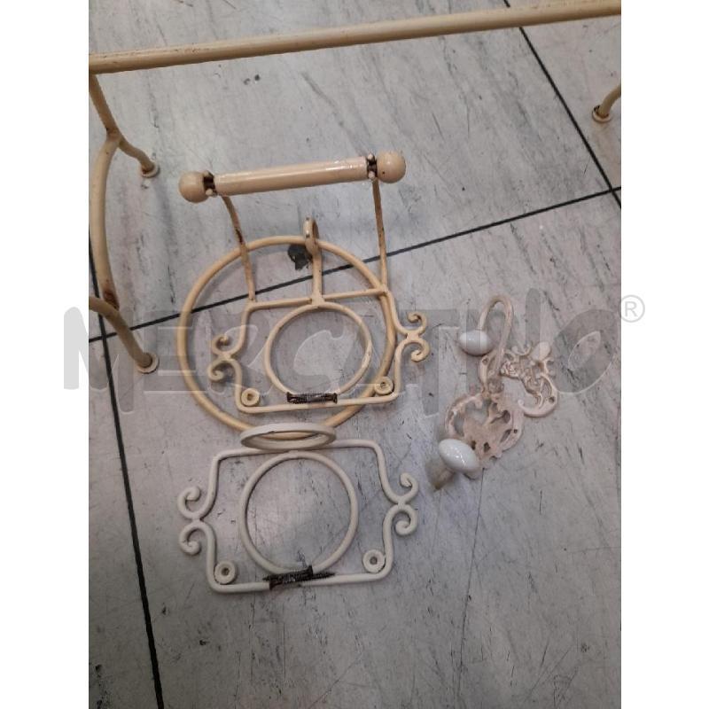 PORTA ASCIUGAMANI + PORTA ROTOLI BEIGE | Mercatino dell'Usato Montesilvano 2