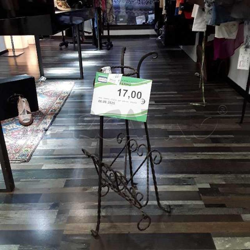 PORTA OGGETTI RIVISTE FERRO  | Mercatino dell'Usato Montesilvano 1