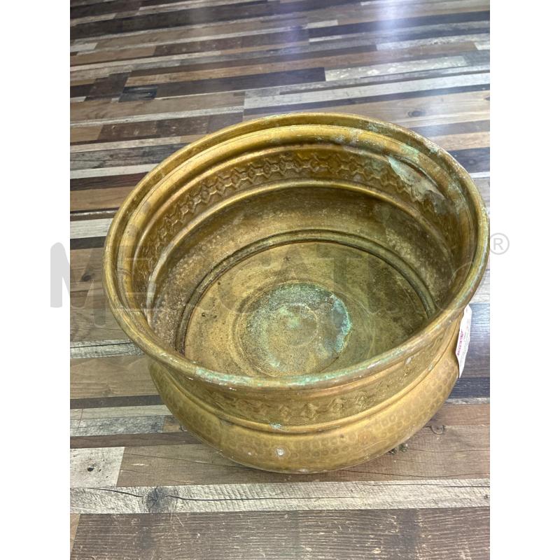 PORTA VASO OTTONE GRANDE 3 PIEDI PRESENTANO IMPERFEZIONI | Mercatino dell'Usato Montesilvano 2