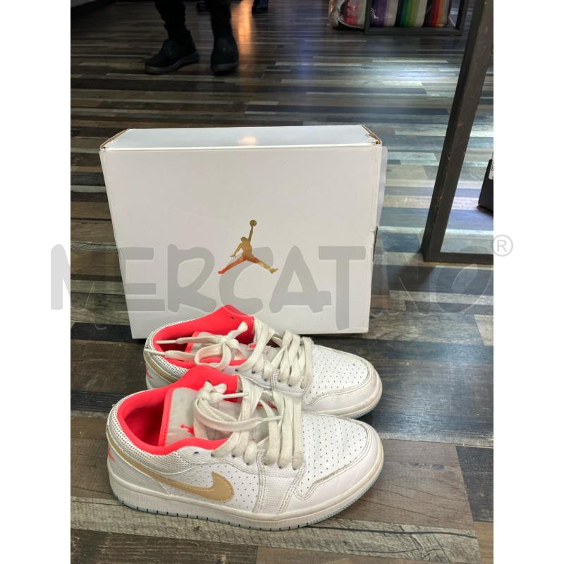 SCARPE BAMBINA BIANCHE NIAKE JORDAN N 35.5  | Mercatino dell'Usato Montesilvano 1