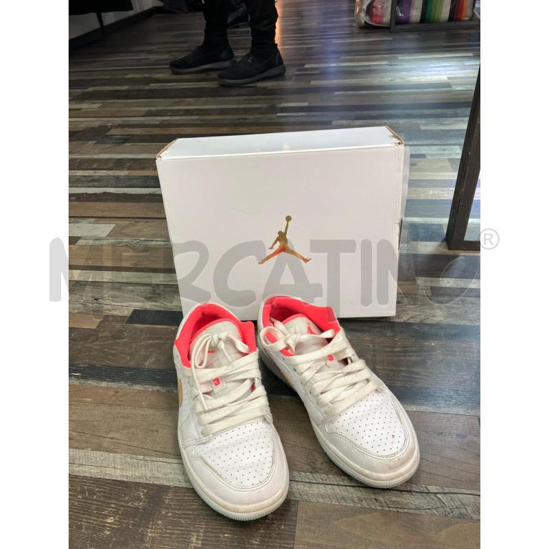 SCARPE BAMBINA BIANCHE NIAKE JORDAN N 35.5  | Mercatino dell'Usato Montesilvano 2