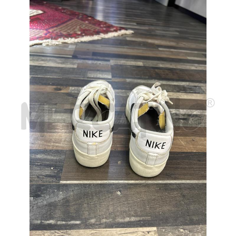 SCARPE DONNA BLAZER NIKE BIANCHE LOGO NERO  | Mercatino dell'Usato Montesilvano 2