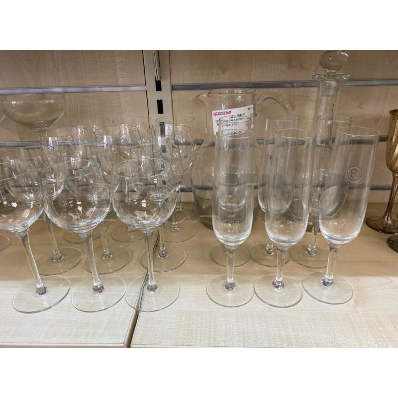 SERVIZIO CALICI 6PERS. BOTTIGLIA E CARAFFA | Mercatino dell'Usato Montesilvano 1
