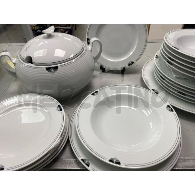SERVIZIO PIATTI BIANCO FIORI NERO BAVARIA | Mercatino dell'Usato Montesilvano 1