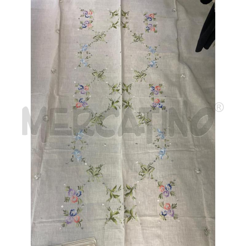 TOVAGLIA BEIGE FIORI RICAMATI RETTANGOLARE+ 12 TOV | Mercatino dell'Usato Montesilvano 2
