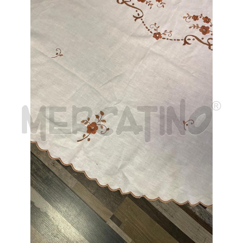 TOVAGLIA BIANCA OVALE FIORI MARRO | Mercatino dell'Usato Montesilvano 3
