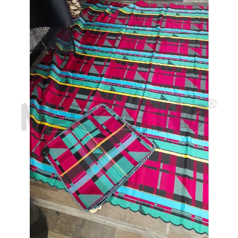 TOVAGLIA FUCSIA VERDE NERA 174 X 174 8 TOV | Mercatino dell'Usato Montesilvano 3
