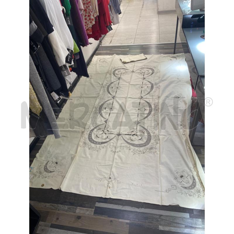 TOVAGLIA RETTANGOLARE BEIGE RICAMI GRIGI + TOV | Mercatino dell'Usato Montesilvano 1
