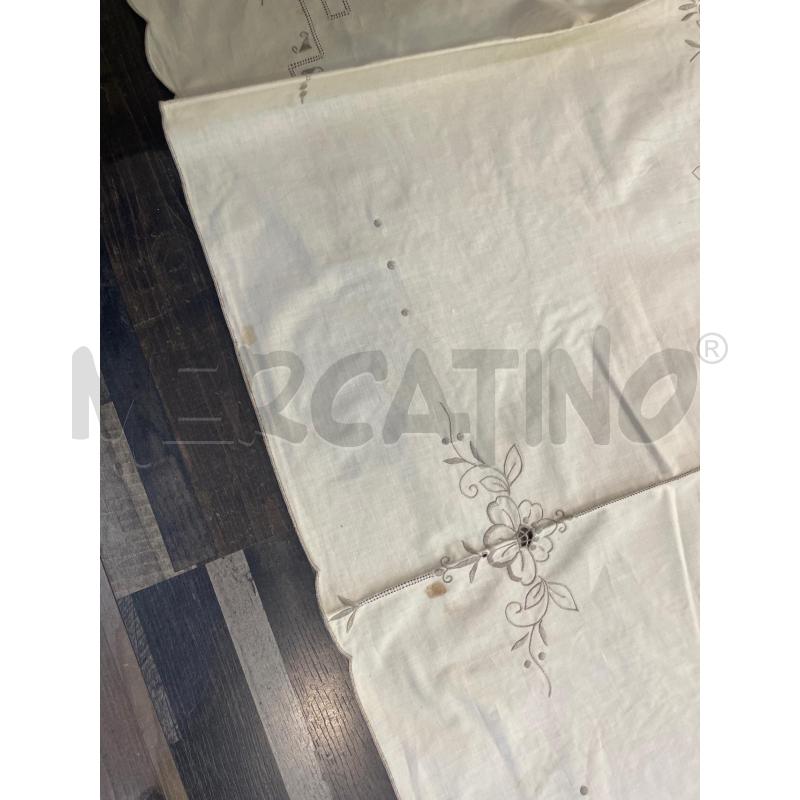 TOVAGLIA RETTANGOLARE BEIGE RICAMI GRIGI + TOV | Mercatino dell'Usato Montesilvano 3