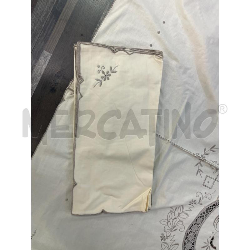 TOVAGLIA RETTANGOLARE BEIGE RICAMI GRIGI + TOV | Mercatino dell'Usato Montesilvano 5