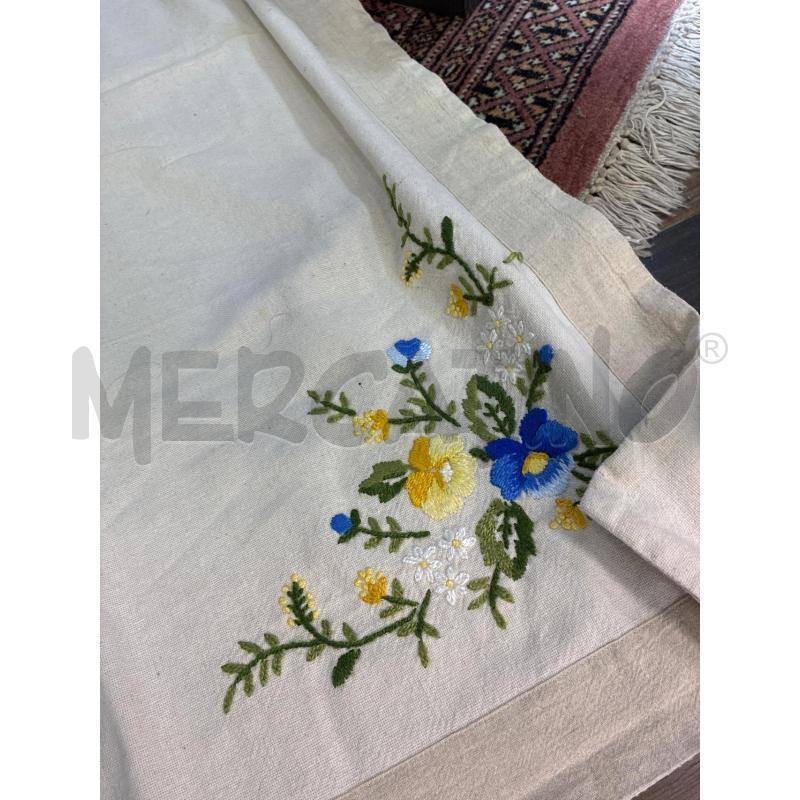 TOVAGLIA RETTANGOLARE BEIGE RICAMO BLU 12 TOV | Mercatino dell'Usato Montesilvano 2