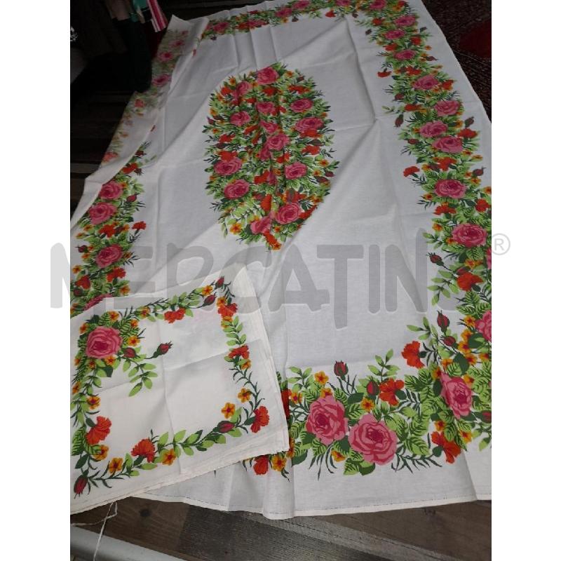 TOVAGLIA RETTANGOLARE BIANCA FIORATA FIORI ROSA 8 TOV  | Mercatino dell'Usato Montesilvano 1