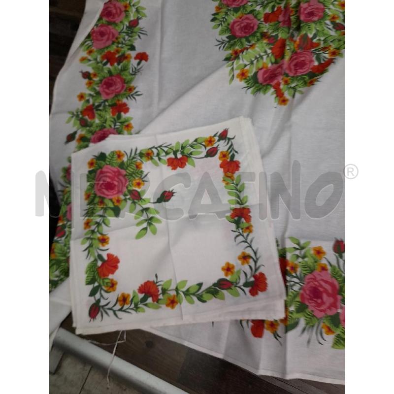 TOVAGLIA RETTANGOLARE BIANCA FIORATA FIORI ROSA 8 TOV  | Mercatino dell'Usato Montesilvano 2