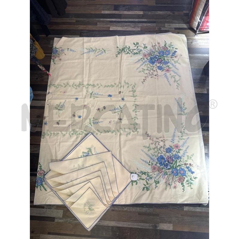 TOVAGLIA +TOVAGLIOLI FIORI BEIGE BORDI BLU | Mercatino dell'Usato Montesilvano 1