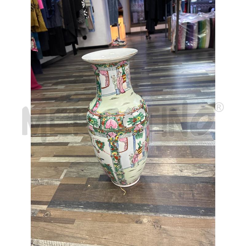 VASO BIANCO PERSONAGGI GIAPPONMESI | Mercatino dell'Usato Montesilvano 1