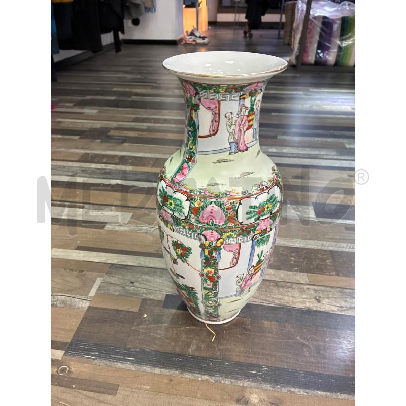 VASO BIANCO PERSONAGGI GIAPPONMESI | Mercatino dell'Usato Montesilvano 3