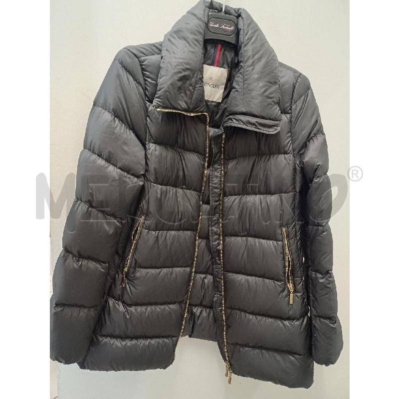 PIUMINO DONNA MONCLEAR NERO DIFETTI | Mercatino dell'Usato Perugia 1