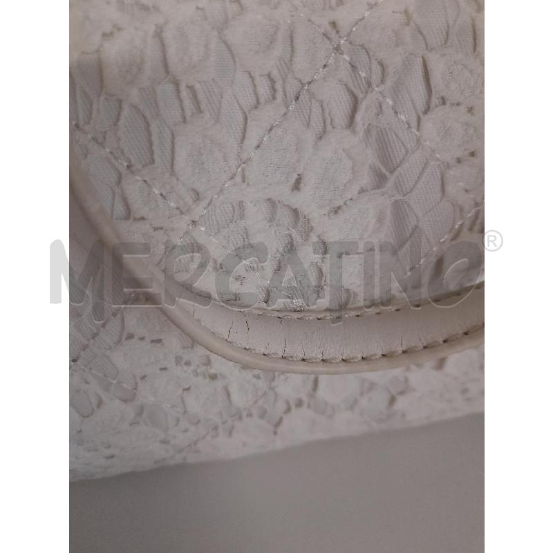 BORSA DONNA BLUGIRL BIANCA EFFETTO PIZZO (DIFETTI) | Mercatino dell'Usato Bastia umbra 2
