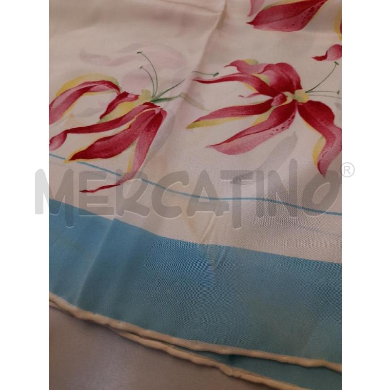 FOULARD VINTAGE GUCCI PANNA BORDO AZZURRO STAMPA FIORI  | Mercatino dell'Usato Bastia umbra 3