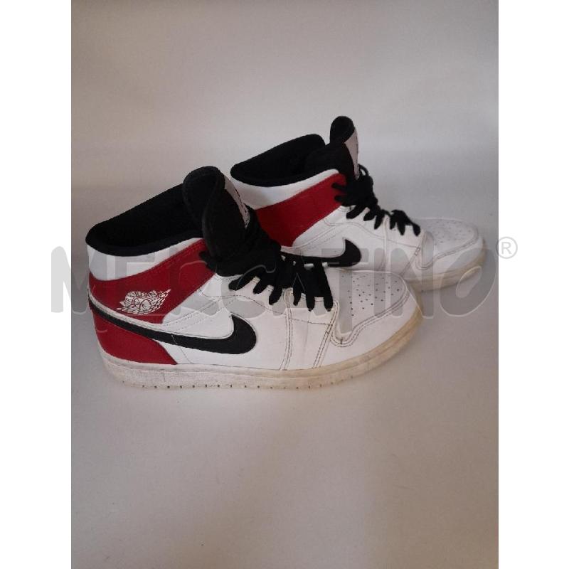 SNEAKERS UOMO NIKE JORDAN BIANCHE E ROSSE | Mercatino dell'Usato Bastia umbra 2