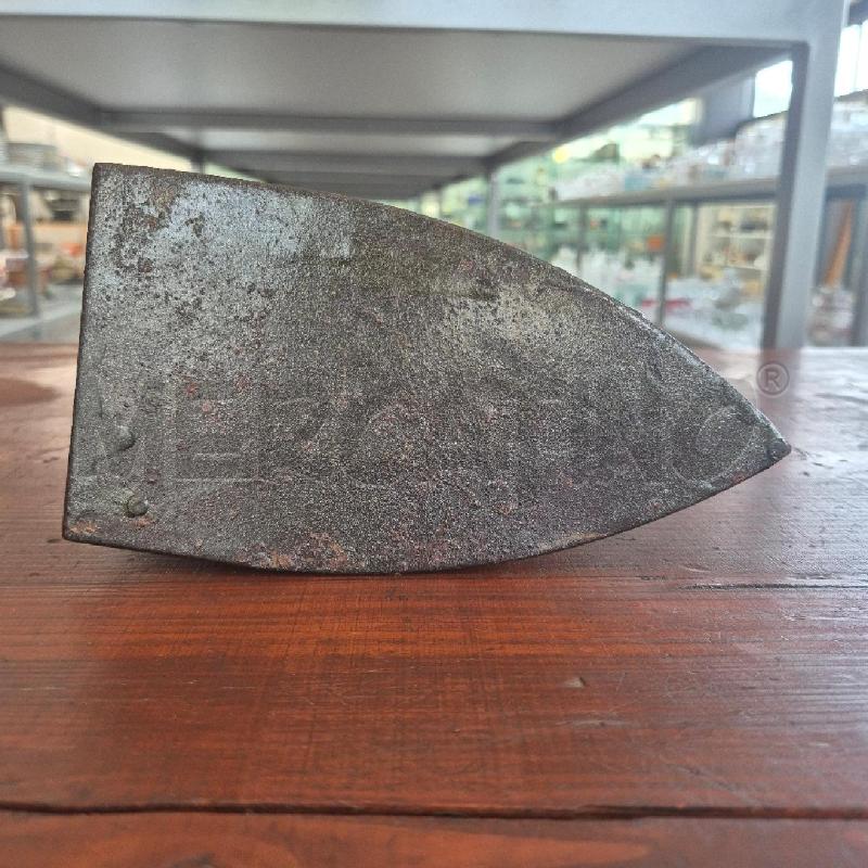 FERRO DA STIRO ANTICO | Mercatino dell'Usato Corciano 4