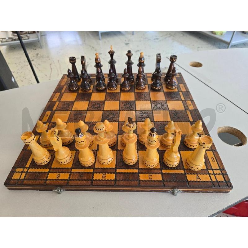 GIOCO SCACCHIERA IN LEGNO CON 32 PZ COMPLETA | Mercatino dell'Usato Corciano 2