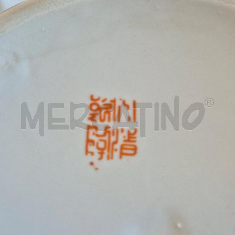 IN PORCELLANA CINESE DEORAZIONI RAFFIGURANTI PAVONI E PIANTE FIORITE | Mercatino dell'Usato Corciano 3