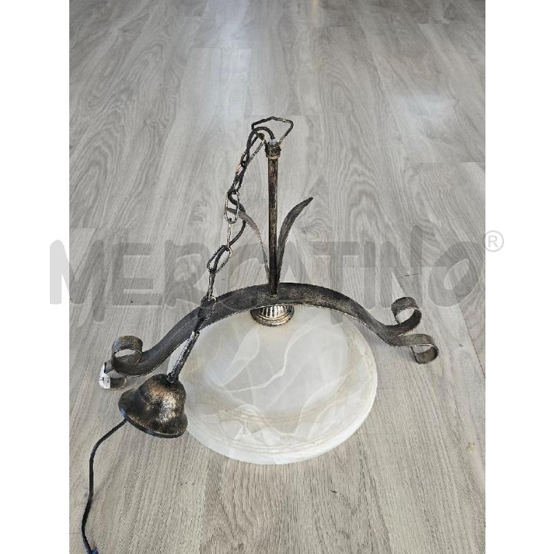 LAMPADARIO A SOSPENSIONE PARALUME VETRO OPALINO E METALLO LAVORATO | Mercatino dell'Usato Corciano 2