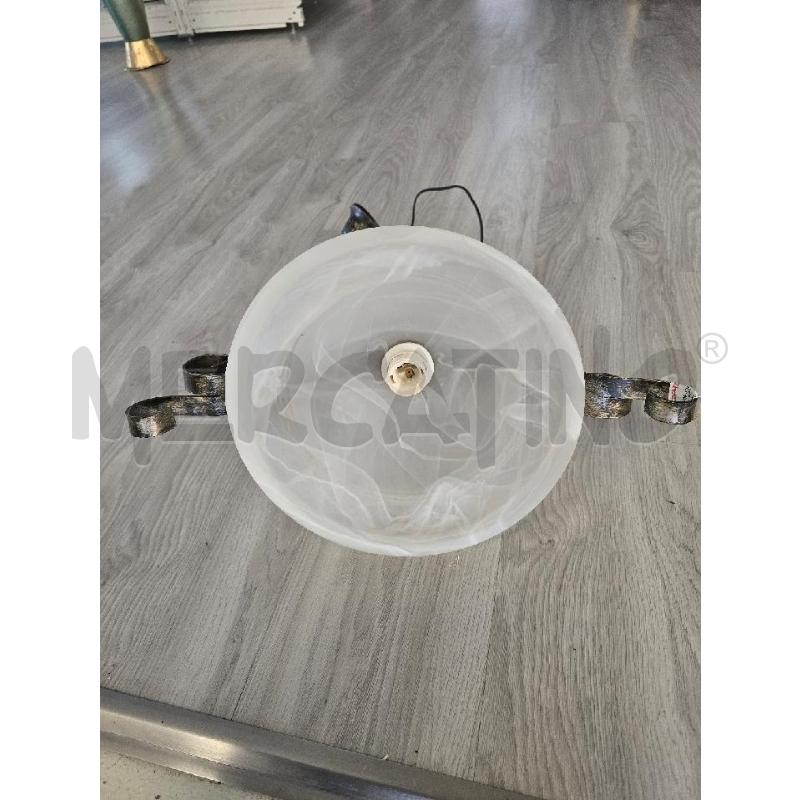 LAMPADARIO A SOSPENSIONE PARALUME VETRO OPALINO E METALLO LAVORATO | Mercatino dell'Usato Corciano 3