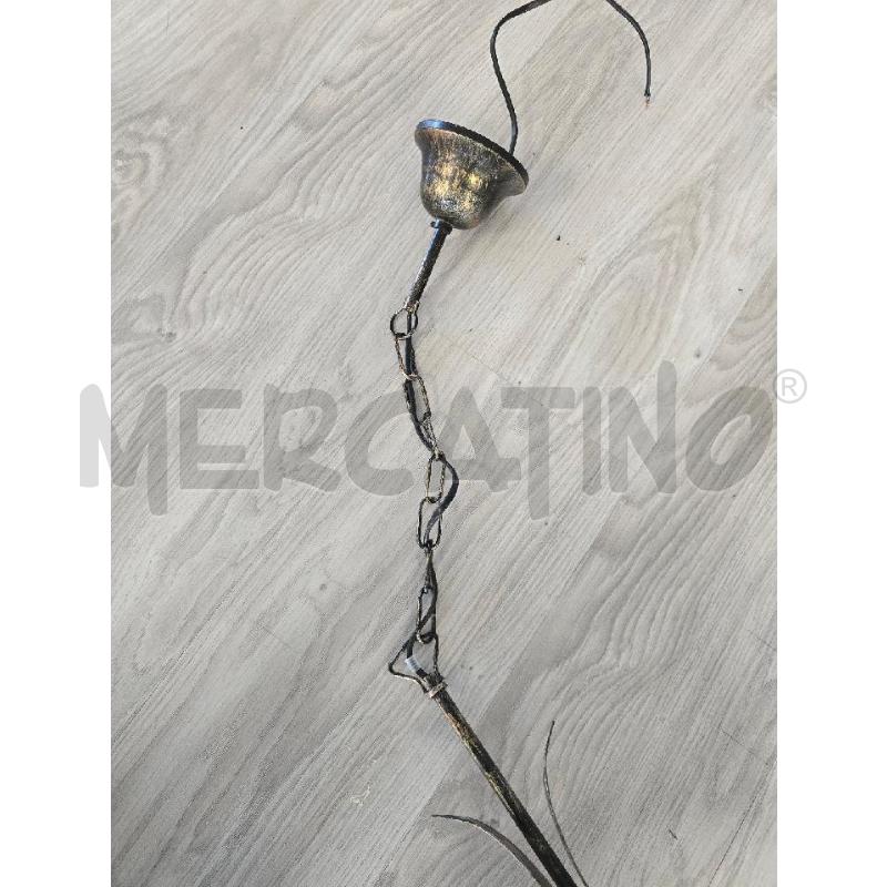 LAMPADARIO A SOSPENSIONE PARALUME VETRO OPALINO E METALLO LAVORATO | Mercatino dell'Usato Corciano 4