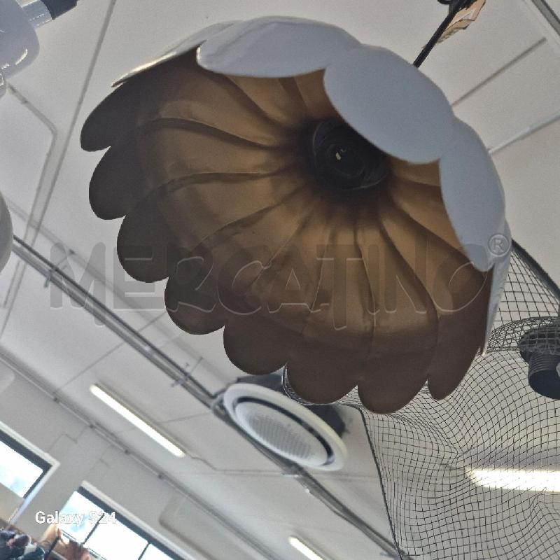 LAMPADARIO INTERNO ORO ESTERNO BIANCO SMALTATO | Mercatino dell'Usato Corciano 2
