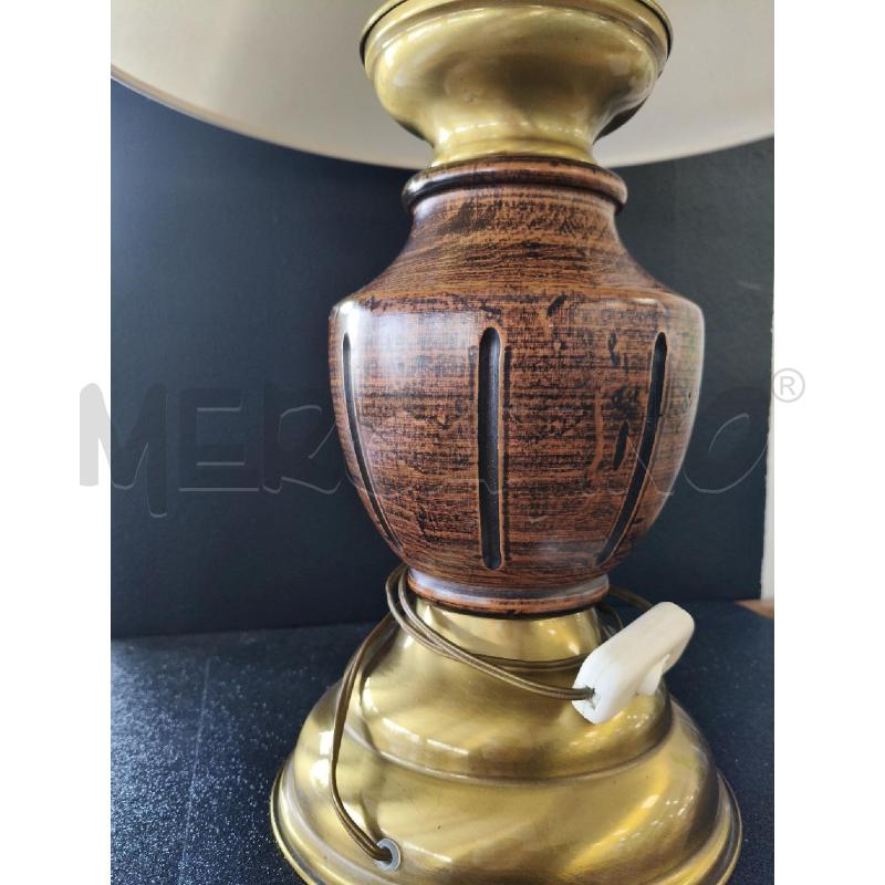 LAMPADA DA COMODINO  BASE DORATA  EFFETTO LEGNO  | Mercatino dell'Usato Corciano 2