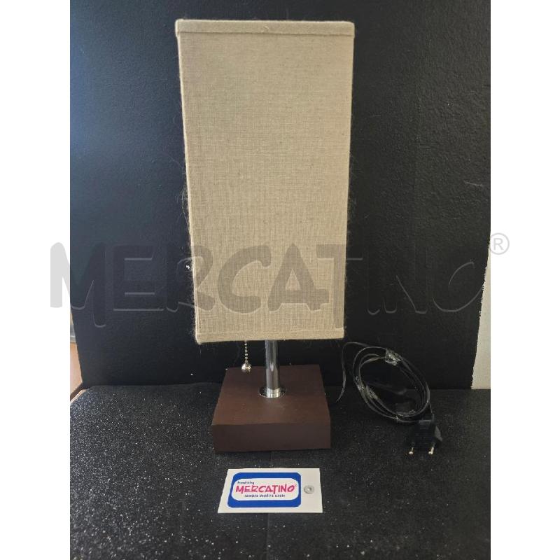 LAMPADA  BASE QUADRATA CON 2 PORTE USB | Mercatino dell'Usato Corciano 1