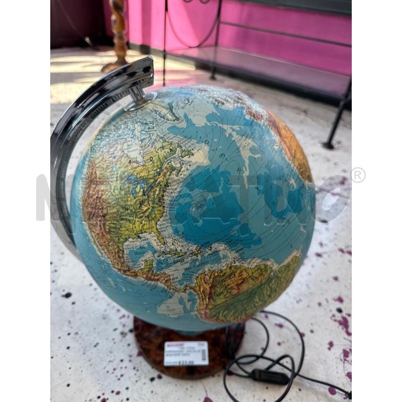 MAPPAMONDO  CON LUCCE BASE EFFE TARTA | Mercatino dell'Usato Corciano 2