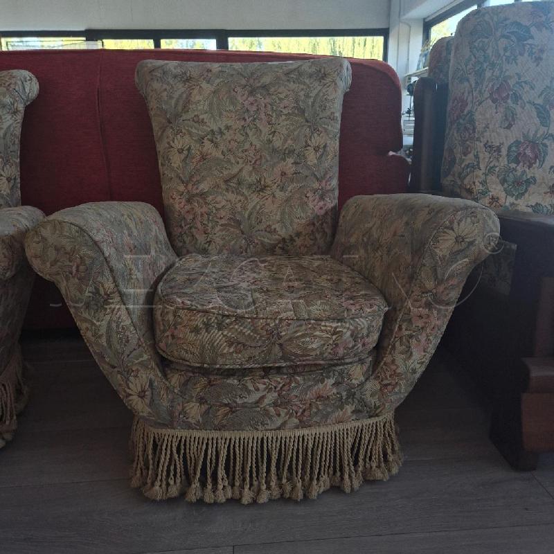 POLTRONA IN TESSUTO CON FRANGIE FANTASIA | Mercatino dell'Usato Corciano 1