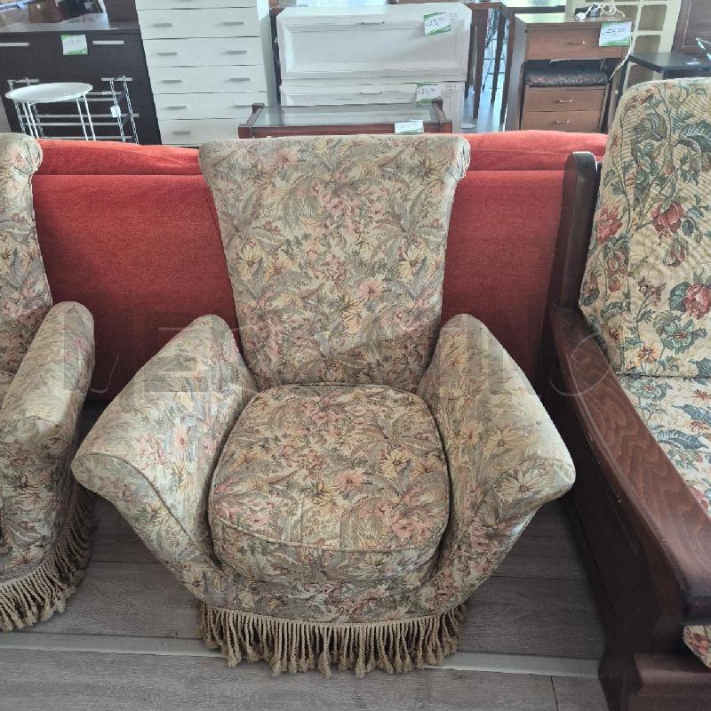 POLTRONA RIVES FLOREALE CON DIFETTI | Mercatino dell'Usato Corciano 1
