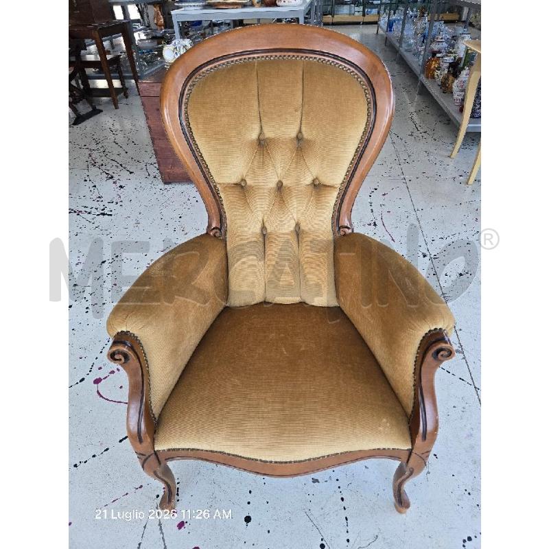 POLTRONA  IMBOTTITA ESTERNO LEGNO MARRONE | Mercatino dell'Usato Corciano 1