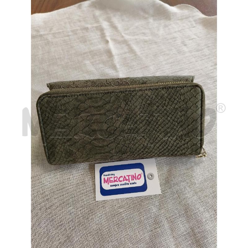 PORTA FOGLIO DESIGUAL VERDE CON RICAMI FLOREALI  | Mercatino dell'Usato Corciano 4
