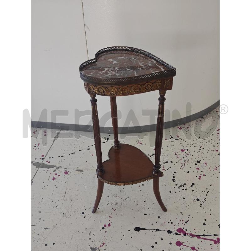 PORTA VASO IN LEGNO CON PIANO MARMO CUORE | Mercatino dell'Usato Corciano 1