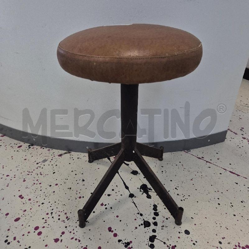 SGABELLO  SEDUTA IN PELLE STILE INDUSTRIALE  DA LAVORO VINTAGE  | Mercatino dell'Usato Corciano 1