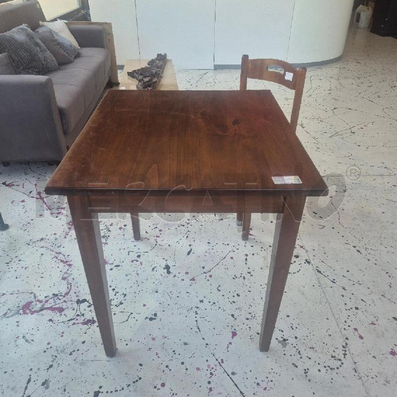 TAVOLO QUADRATO LEGNO RIPIANO RIGATO | Mercatino dell'Usato Corciano 1