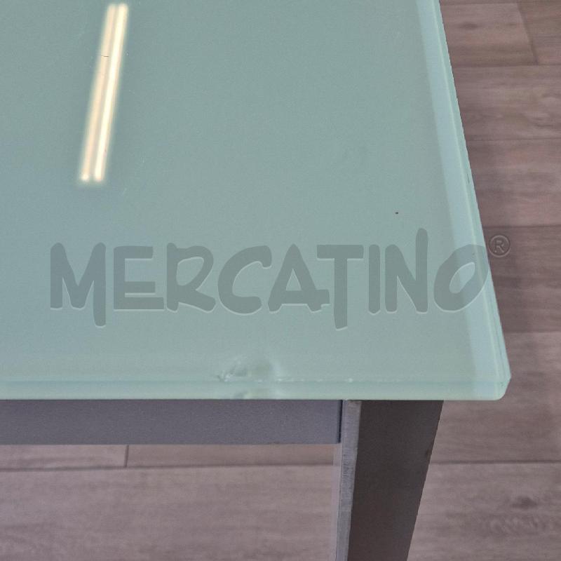 TAVOLO RETTANGOLARE 140X80X75CM PRESENTA SCHEGGIATURE SUL BORDO | Mercatino dell'Usato Corciano 2