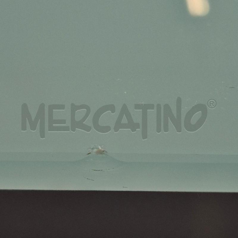 TAVOLO RETTANGOLARE 140X80X75CM PRESENTA SCHEGGIATURE SUL BORDO | Mercatino dell'Usato Corciano 3