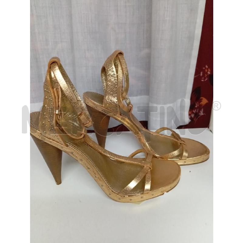 SCARPE TACCHI BURBERRY DORATO | Mercatino dell'Usato Montemurlo 2